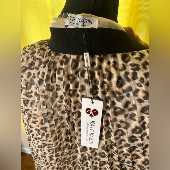 Kate Kasin Leopard Print Pleated Skirt Size Medium - Picture 5 of 5